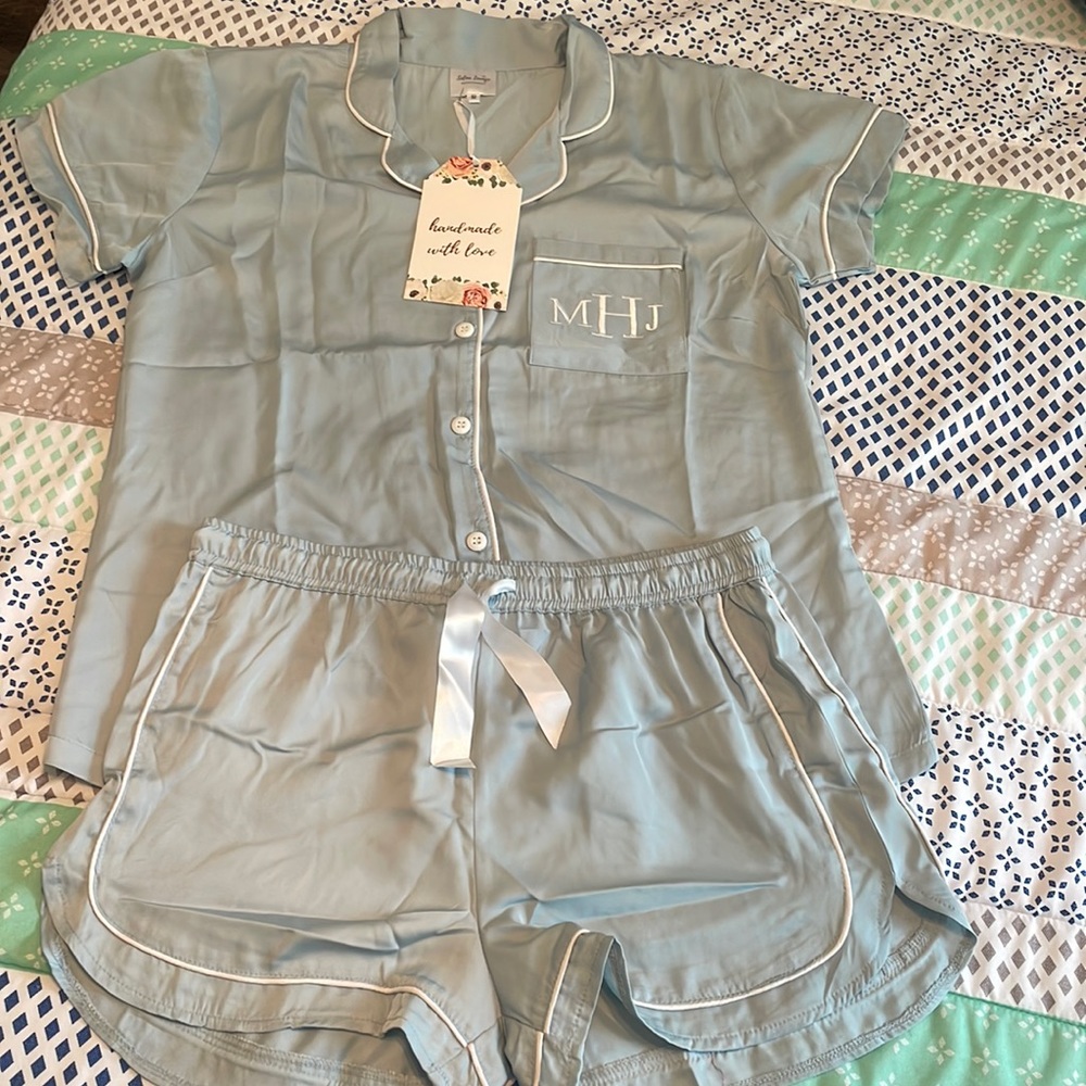 Seline Lounge Bridesmaids Pajama Set. Size M. Button-Up Short Sleeve and Shorts